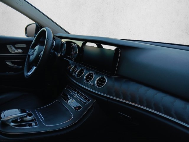 Used 2018 Mercedes-Benz E 300 image 22
