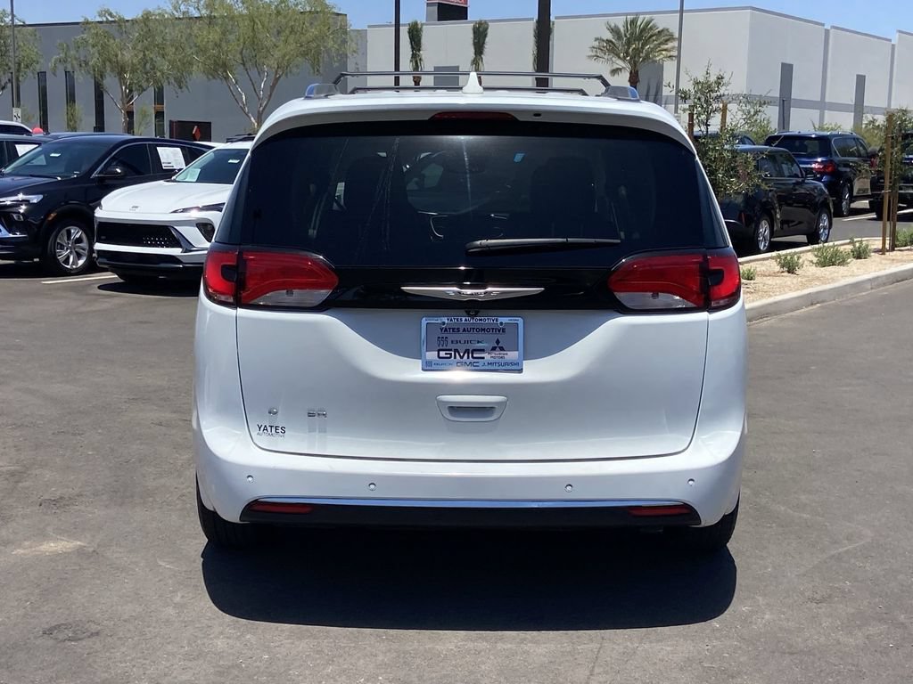Used 2021 Chrysler Pacifica Touring-L FWD image 5