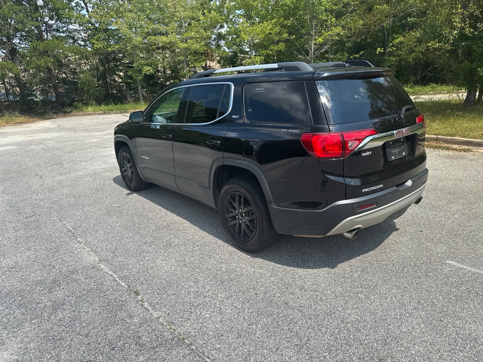 Used 2018 GMC Acadia SLT FWD image 3