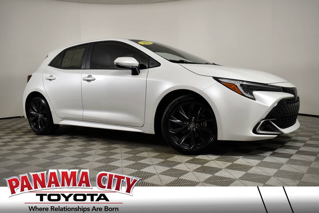 Used 2025 Toyota Corolla XSE image 1