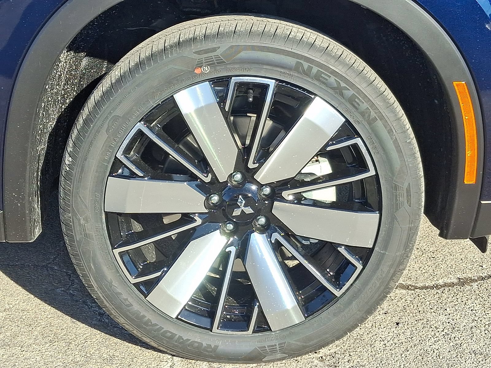 New 2026 Mitsubishi Outlander SE AWD/4WD image 8