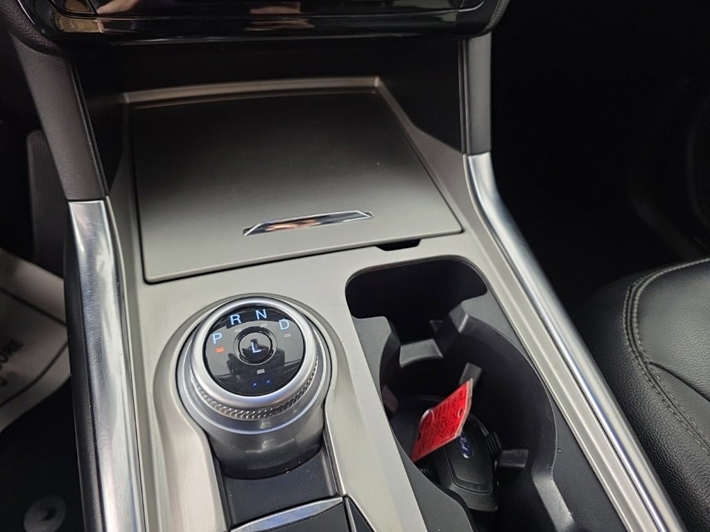 Used 2021 Ford Explorer Limited image 22