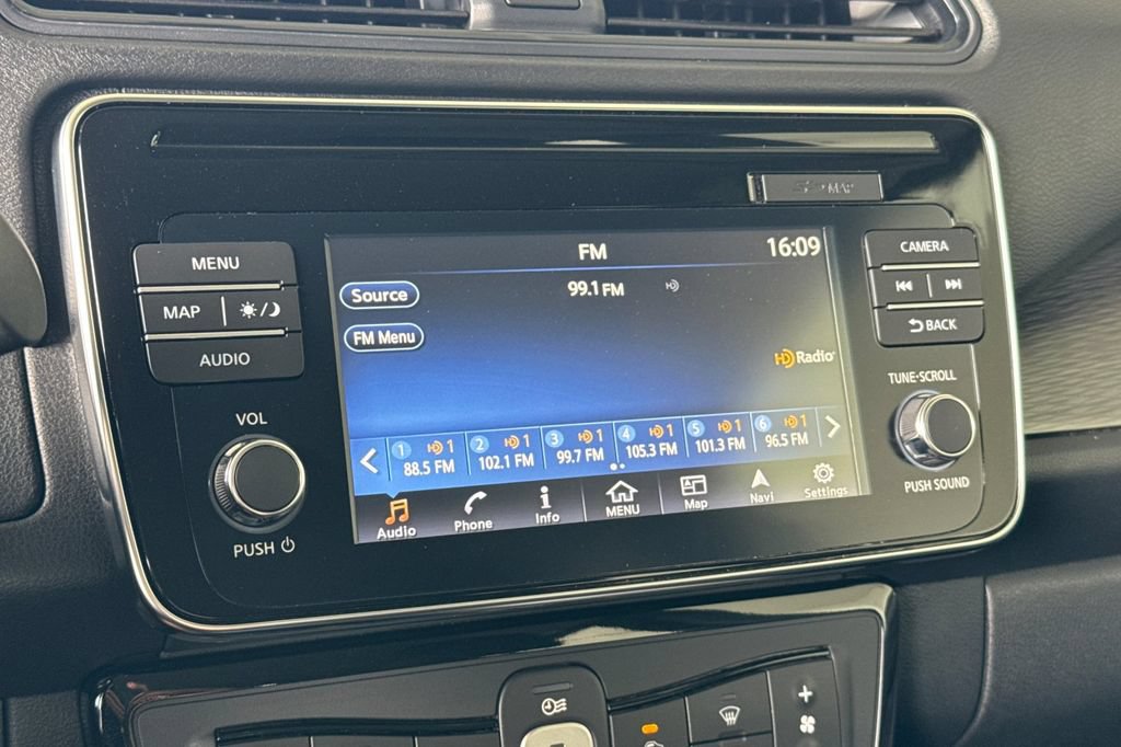 Used 2018 Nissan Leaf SV w/ Protection Package FWD image 16