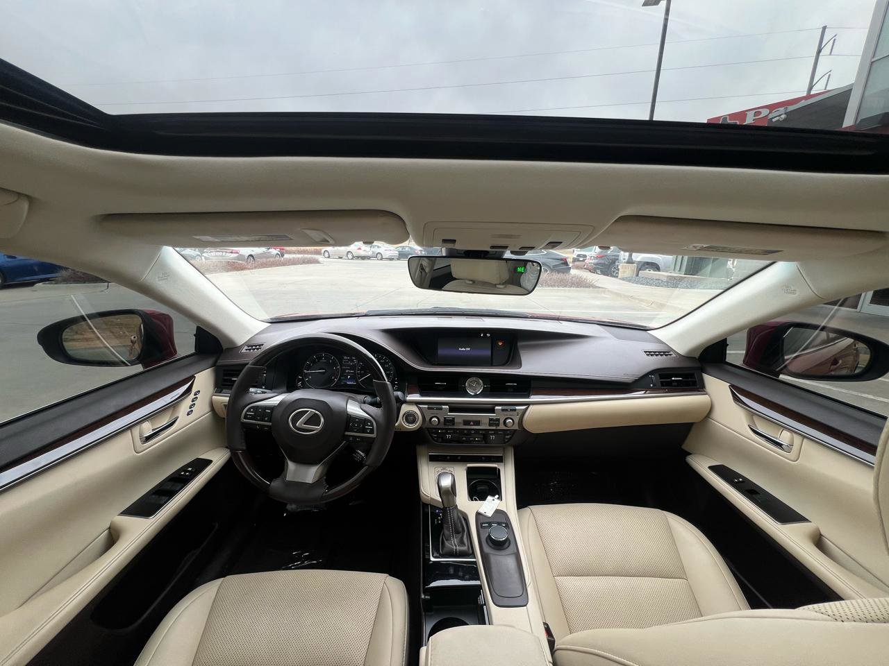 Used 2017 Lexus ES 350 w/ Premium Package image 12