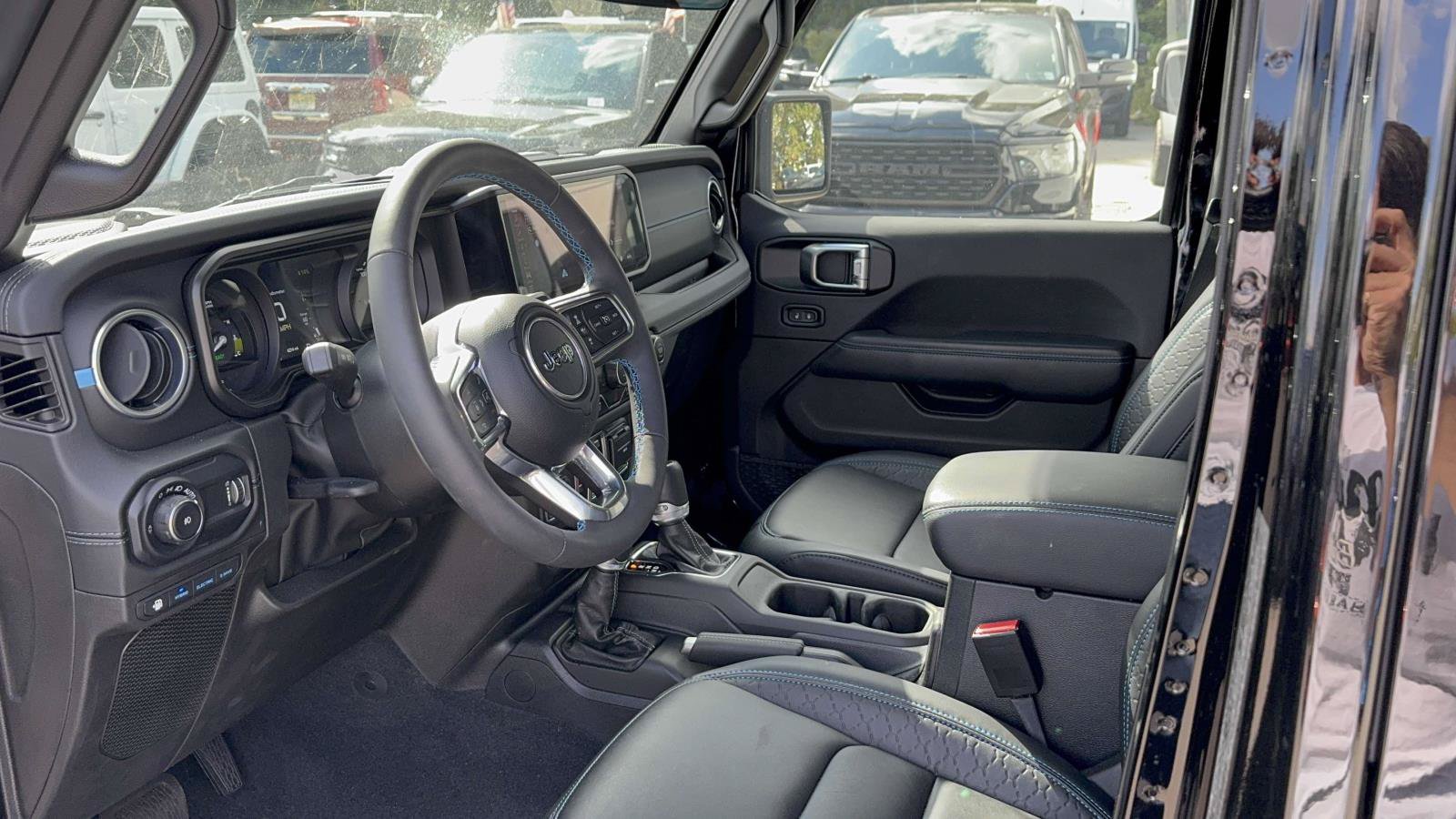 Used 2024 Jeep Wrangler High Altitude AWD/4WD image 16