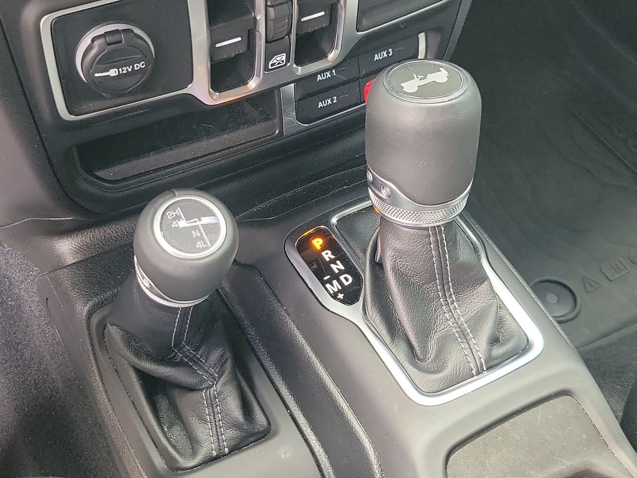 Used 2025 Jeep Wrangler Unlimited Sahara AWD/4WD image 25