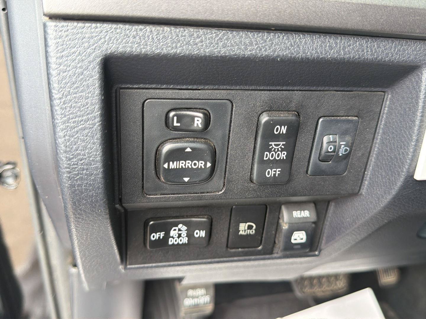 Used 2018 Toyota Tundra SR5 w/ SR5 Upgrade Package AWD/4WD image 21