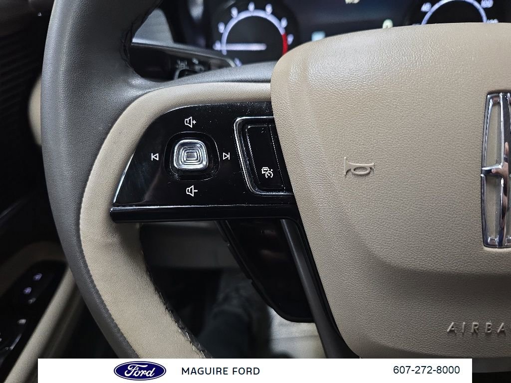 Used 2022 Lincoln Corsair AWD w/ Equipment Group 101A image 22