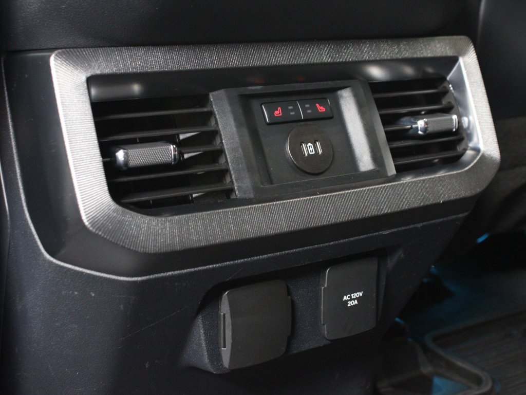 Used 2023 Ford F250 Platinum AWD/4WD image 19