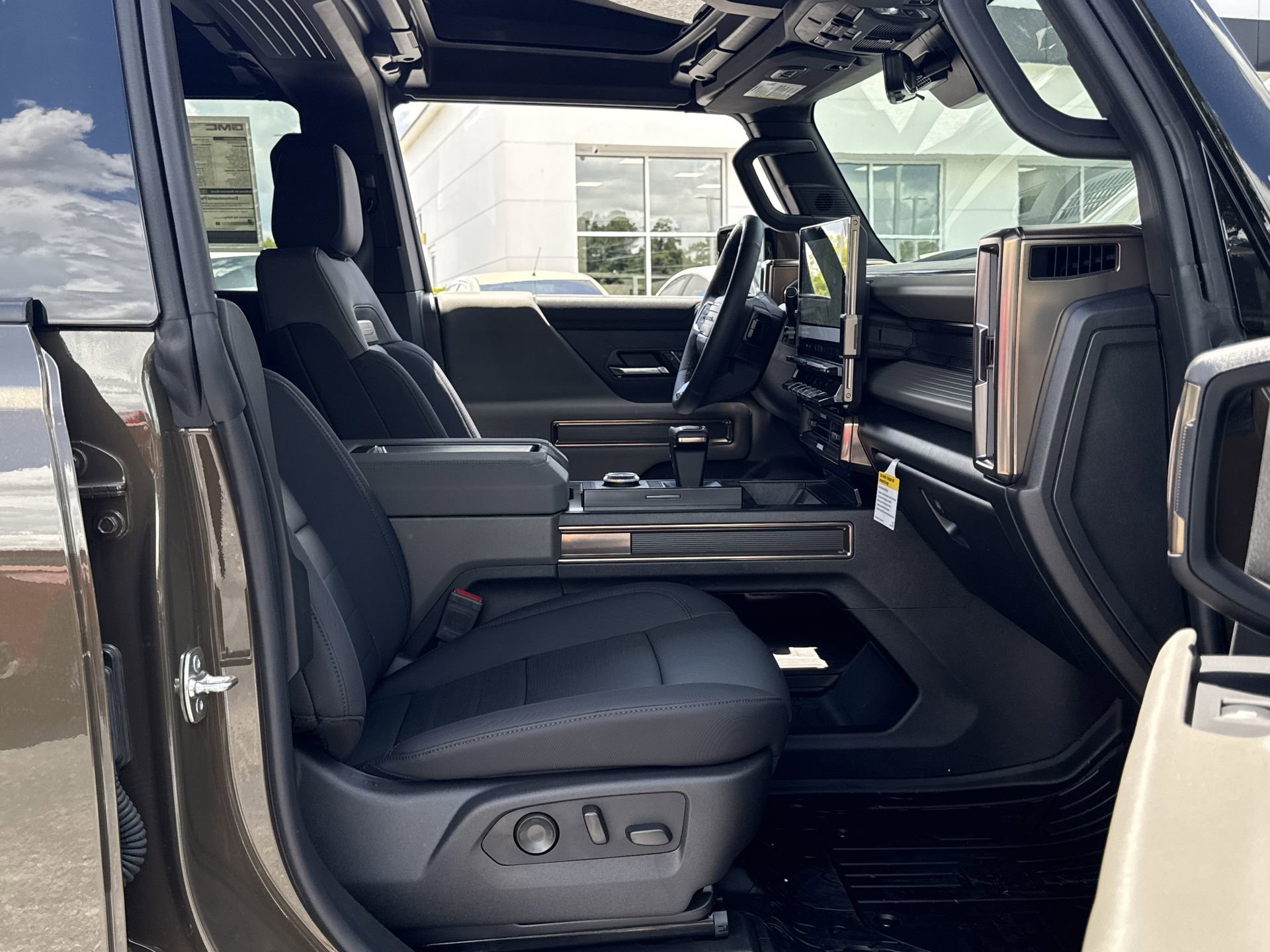 New 2025 GMC Hummer EV 2X AWD/4WD image 30