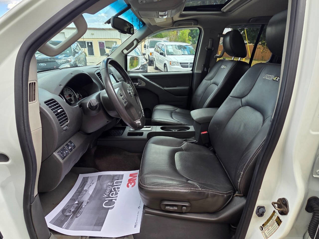 Used 2015 Nissan Frontier PRO-4X w/ Pro-4x Luxury Package image 10