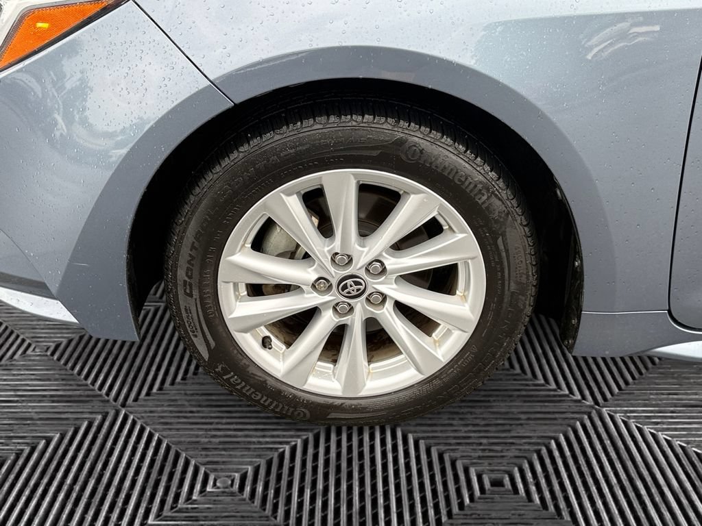 Used 2023 Toyota Corolla LE w/ LE Convenience Package FWD image 14