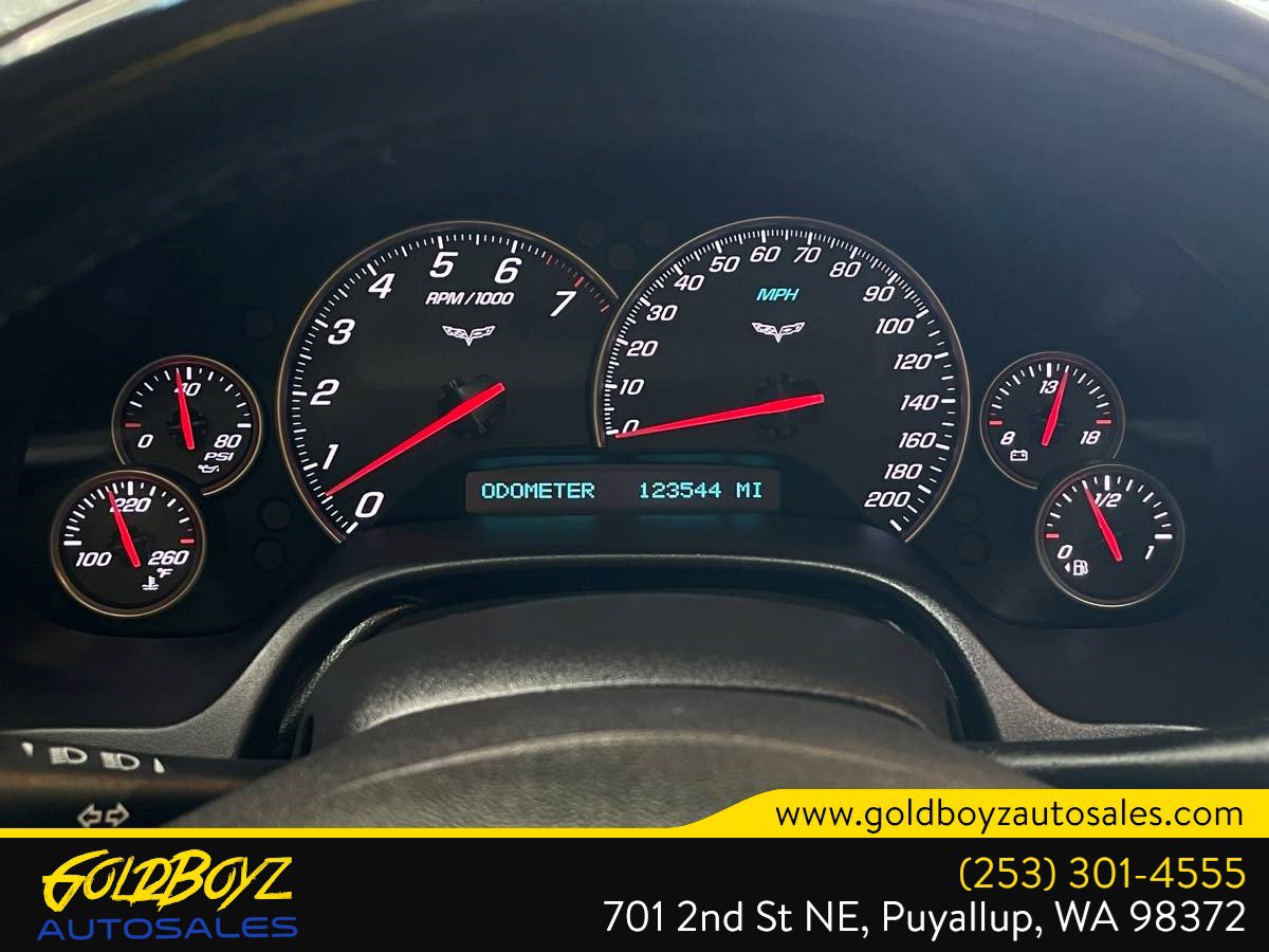 Used 2006 Chevrolet Corvette Coupe w/ Preferred Equipment Group RWD image 17