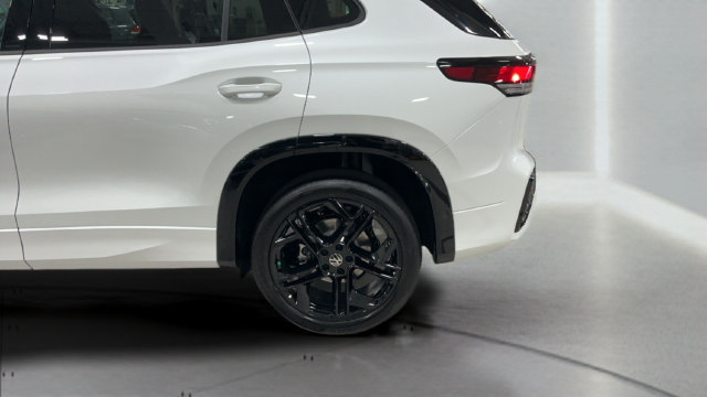 New 2026 Volkswagen Tiguan SE R-Line AWD/4WD image 35
