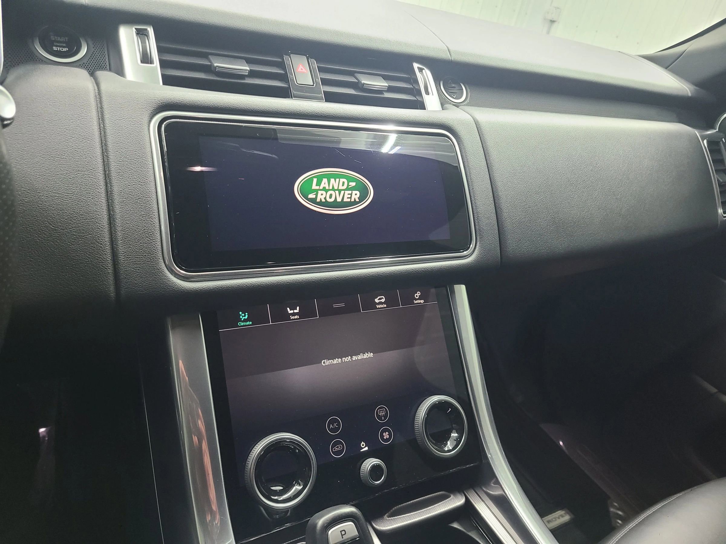 Used 2018 Land Rover Range Rover Sport HSE image 26