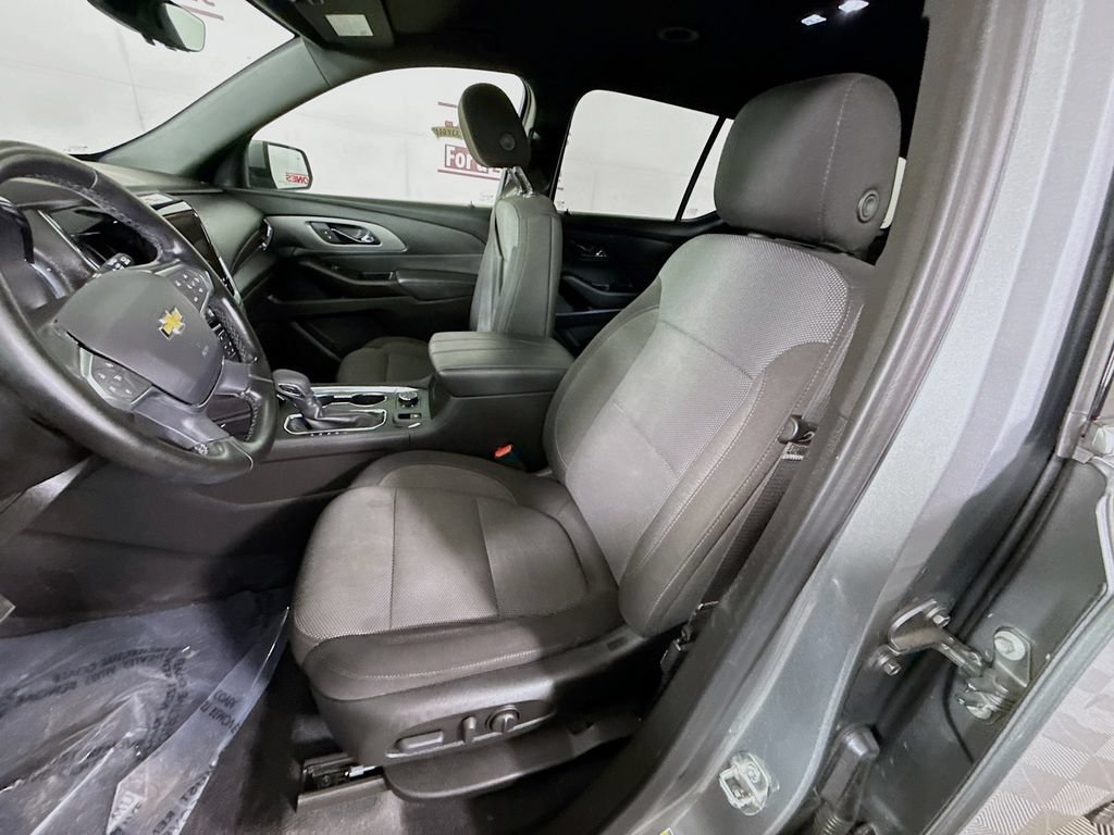 Used 2023 Chevrolet Traverse LT w/ Rear Camera Mirror Package AWD/4WD image 25