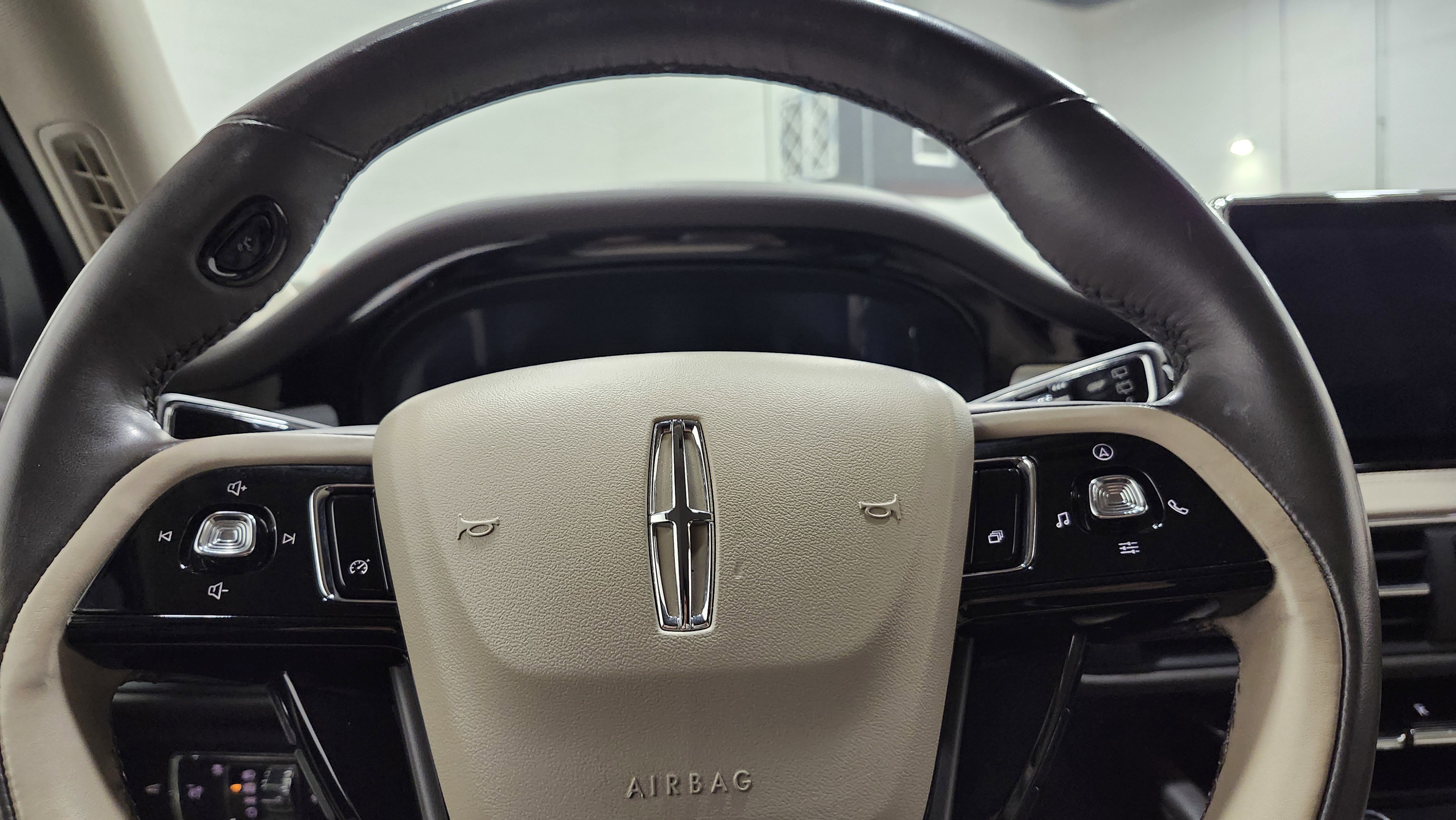 Used 2020 Lincoln Corsair FWD image 29