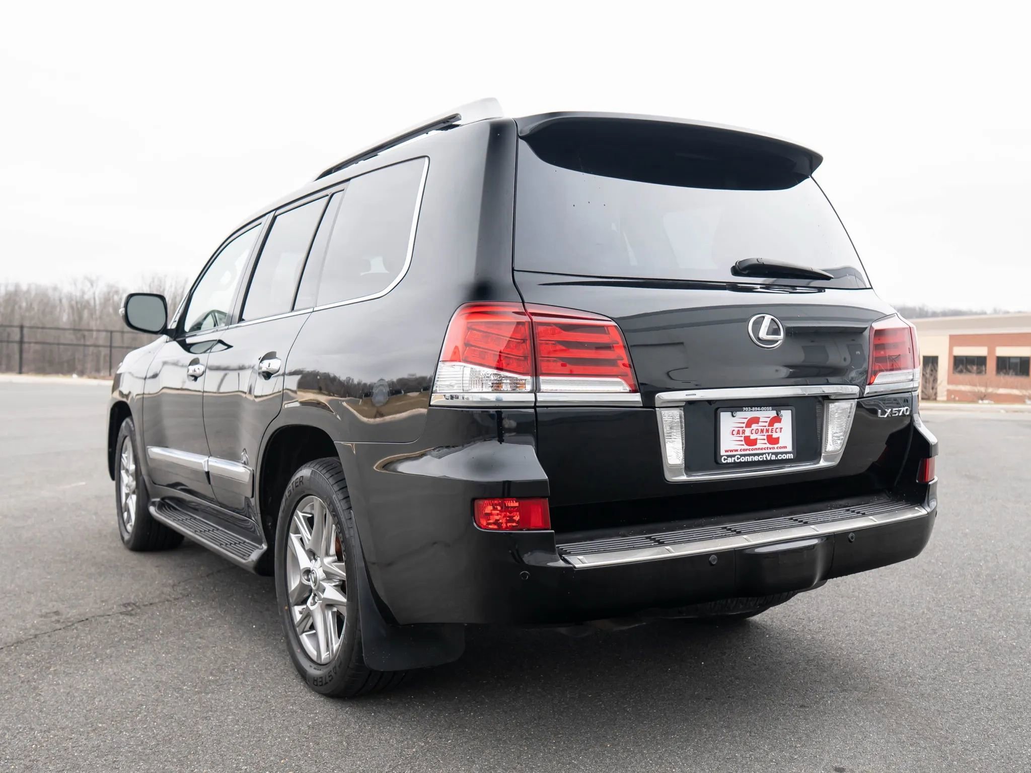 Used 2015 Lexus LX 570 4WD image 4