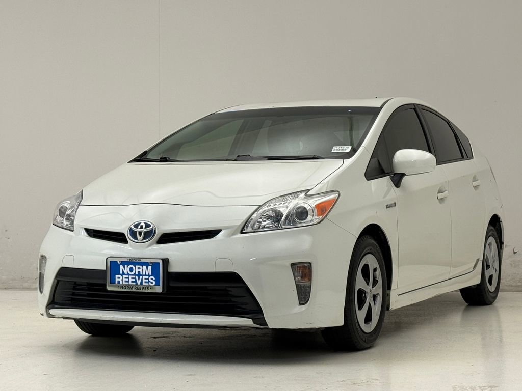 Used 2015 Toyota Prius Four FWD image 2