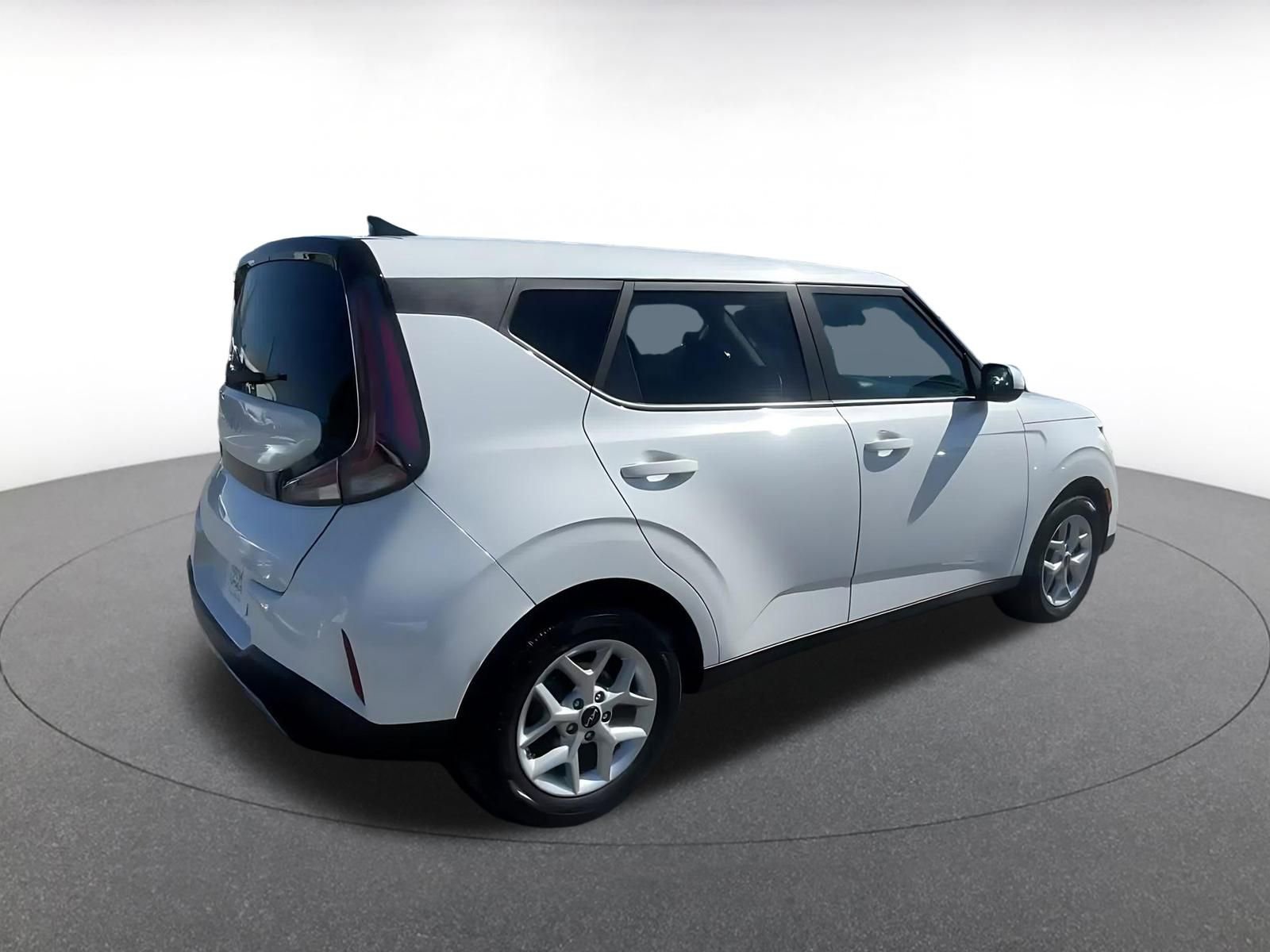 Used 2025 Kia Soul LX w/ LX Technology Package image 15