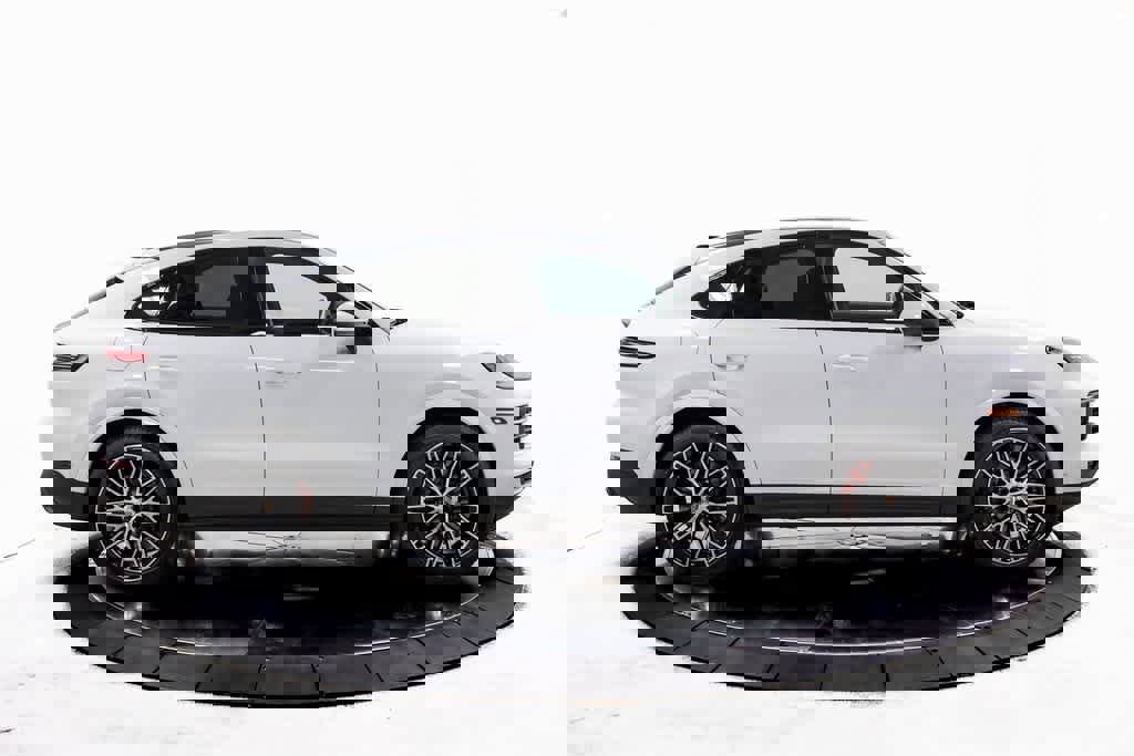 New 2026 Porsche Cayenne S image 8