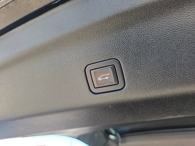 Used 2024 Chevrolet Suburban LT RWD image 14