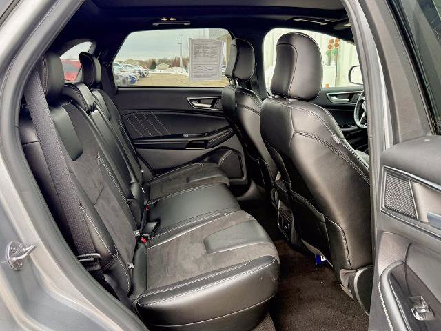 Certified 2020 Ford Edge ST w/ Cold Weather Package image 19