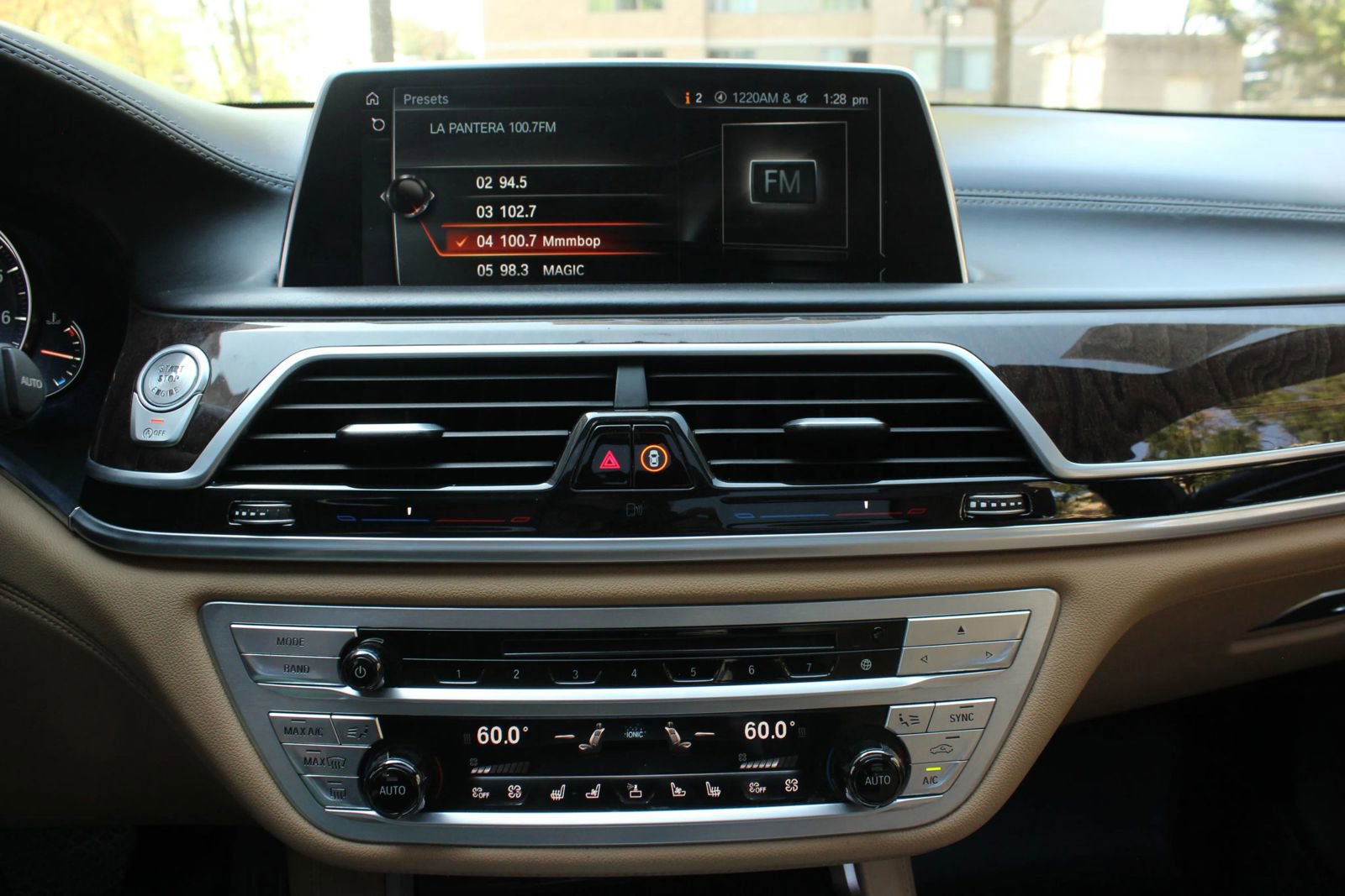 Used 2017 BMW 750i xDrive AWD/4WD image 34