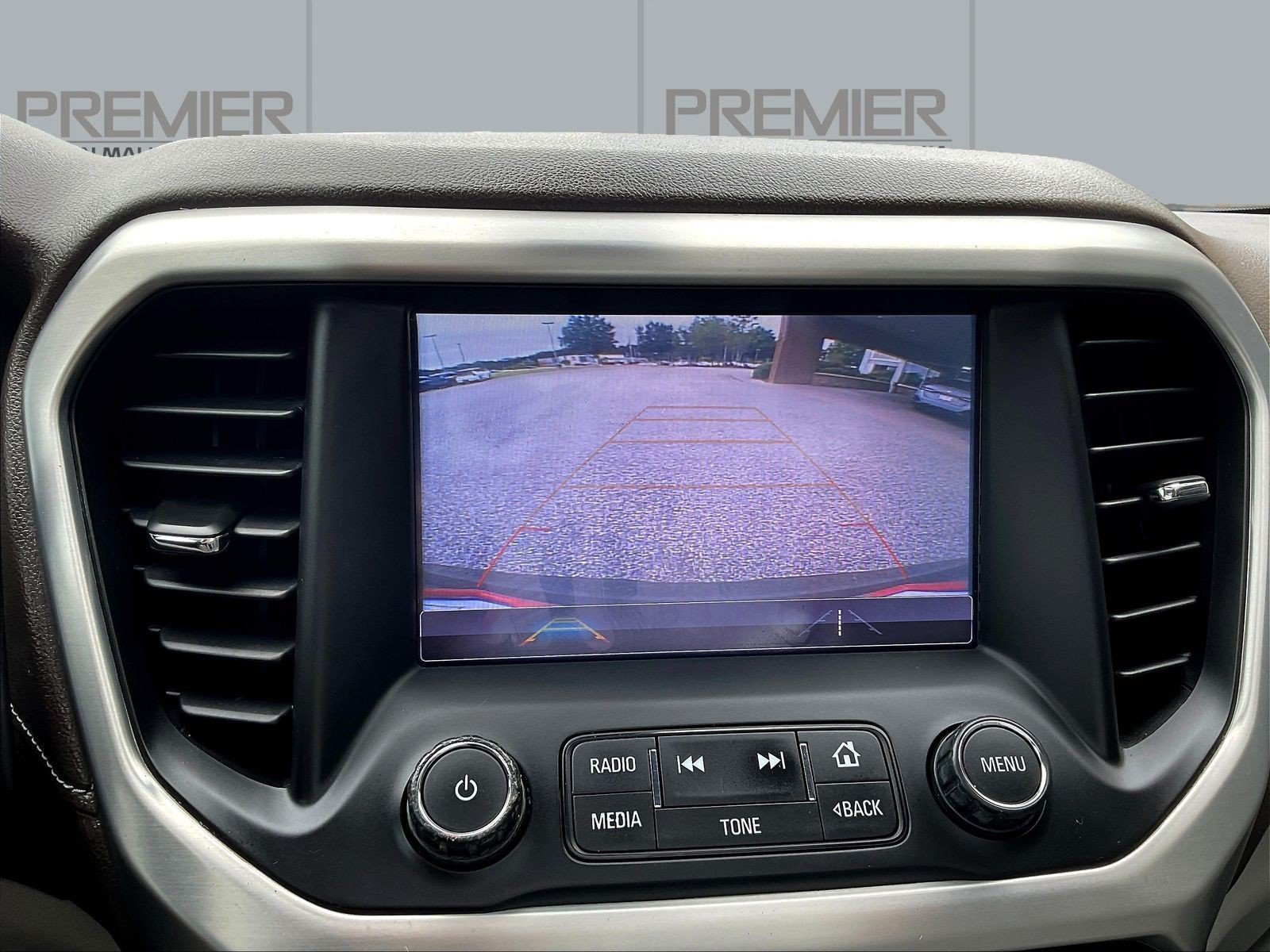 Used 2018 GMC Acadia SLT AWD/4WD image 16