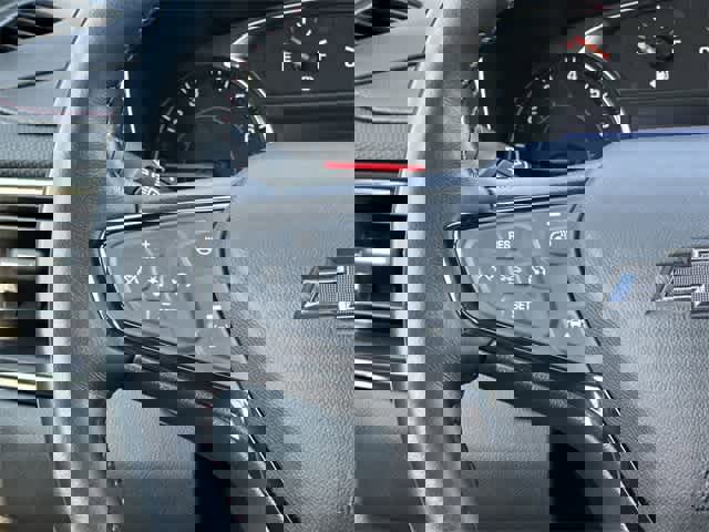 Used 2022 Chevrolet Equinox RS w/ Infotainment Package image 8