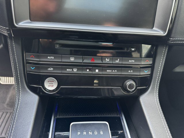 Used 2017 Jaguar F-PACE S image 10