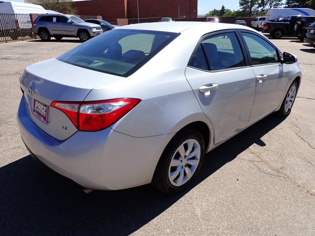 Used 2015 Toyota Corolla LE FWD video 4