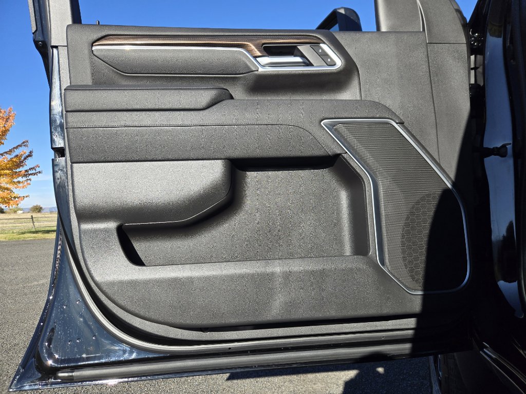 Used 2025 Chevrolet Silverado 3500 LT image 13