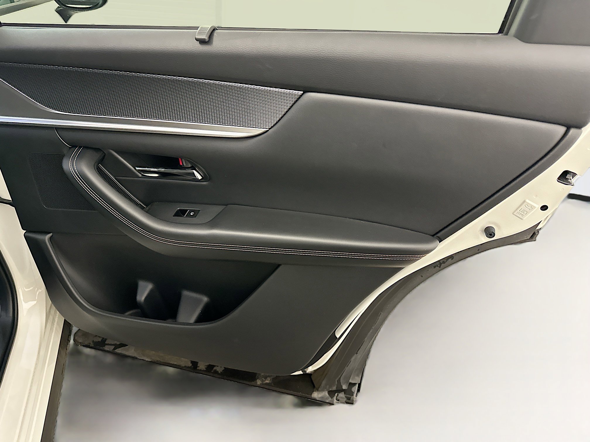 Used 2024 MAZDA CX-90 Plug-In Hybrid w/ Preferred image 34