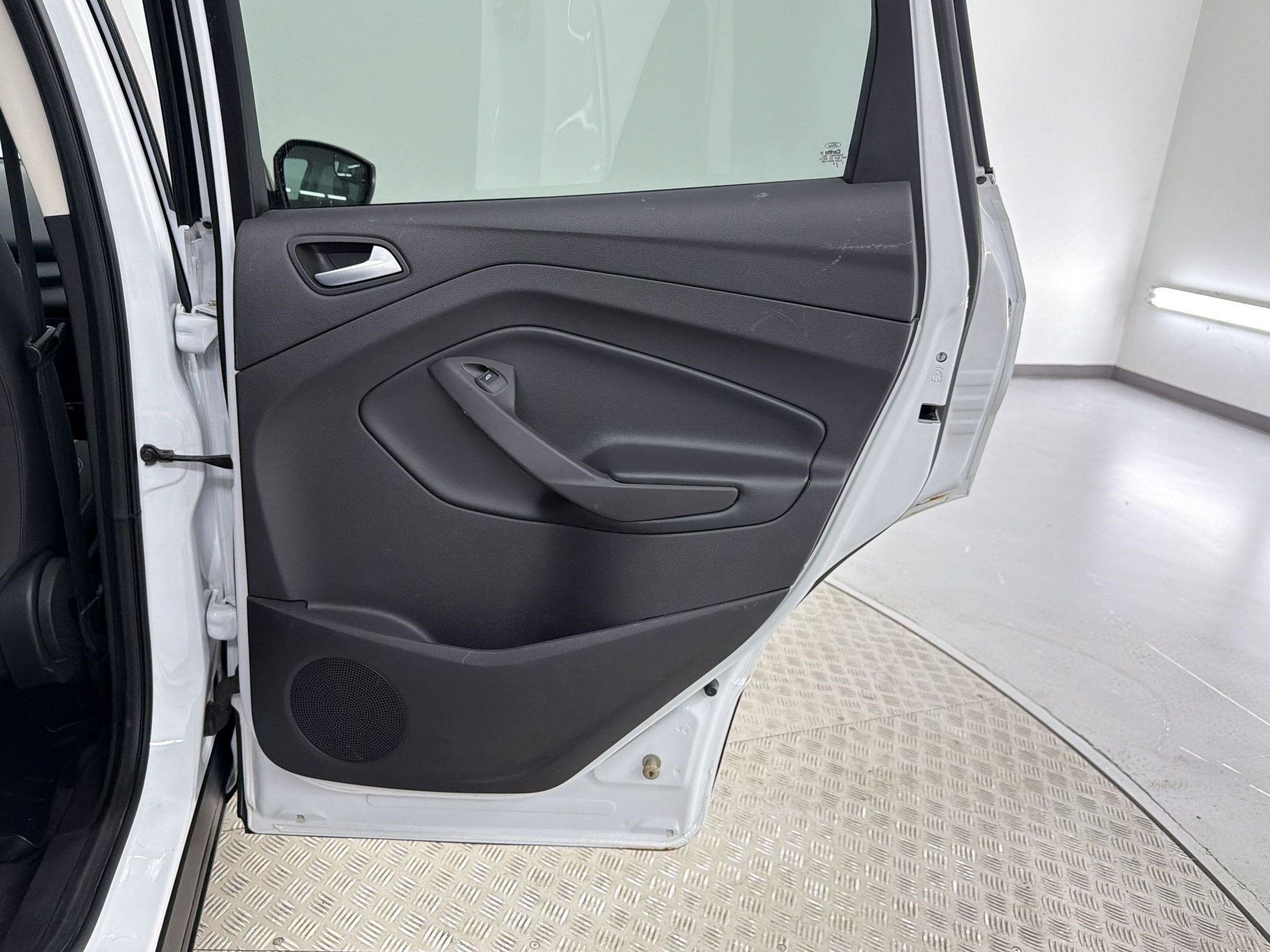 Used 2018 Ford Escape SE FWD image 31