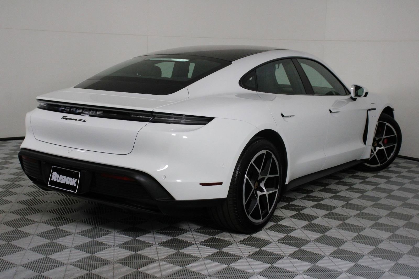 Certified 2025 Porsche Taycan 4S image 7
