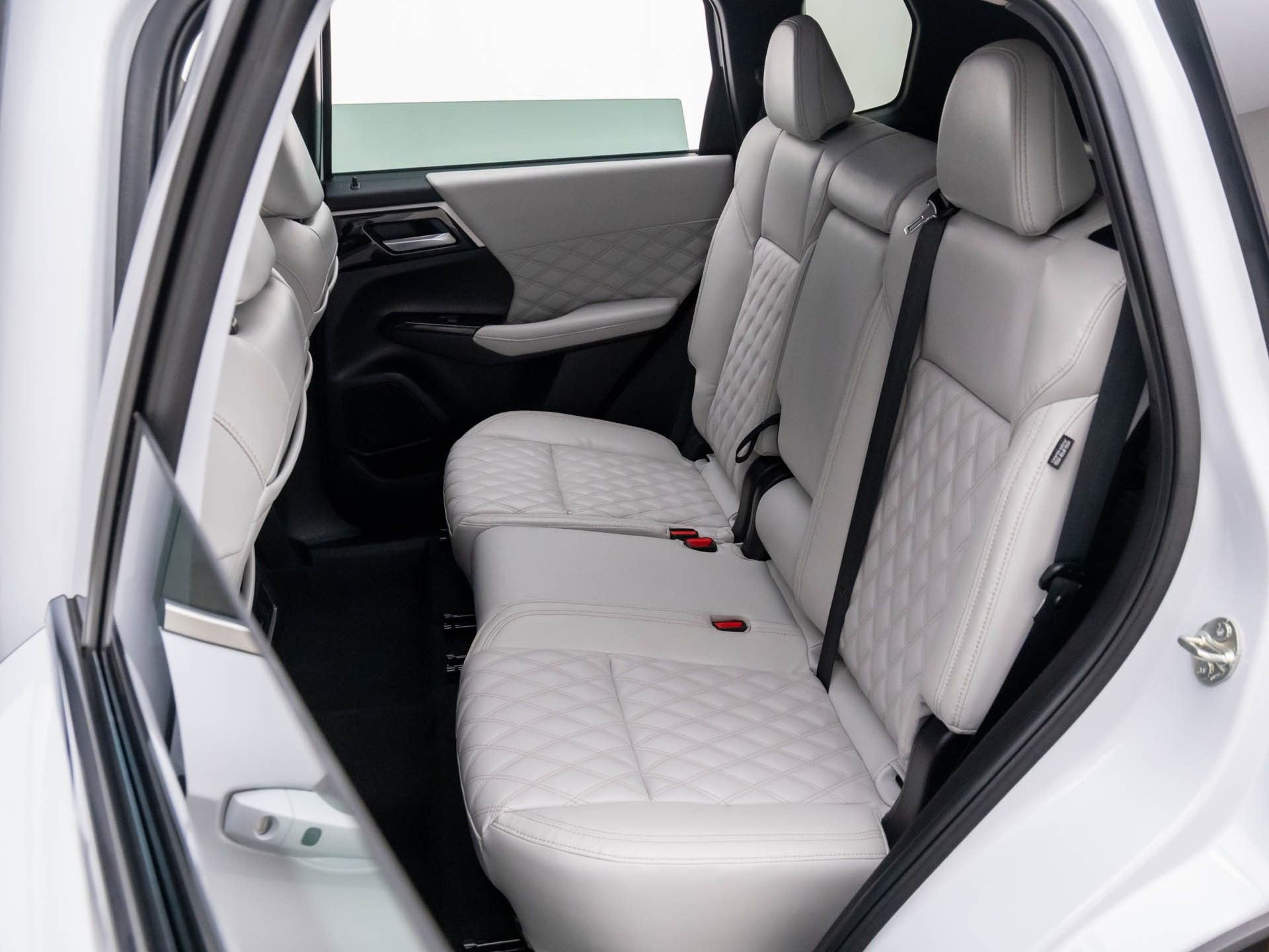 Used 2022 Mitsubishi Outlander SEL image 15