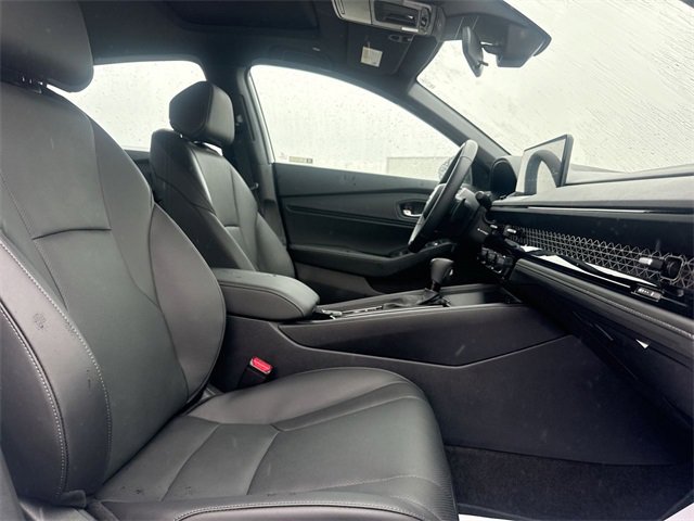 Used 2025 Honda Accord Sport image 31