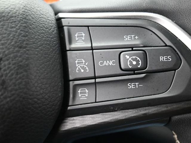 Used 2024 Jeep Grand Cherokee L Laredo image 16