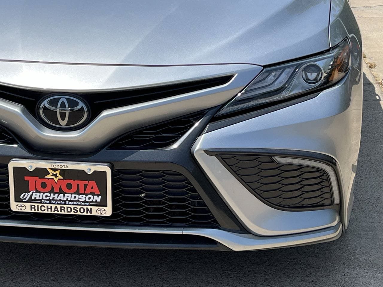 Used 2023 Toyota Camry XSE FWD image 8