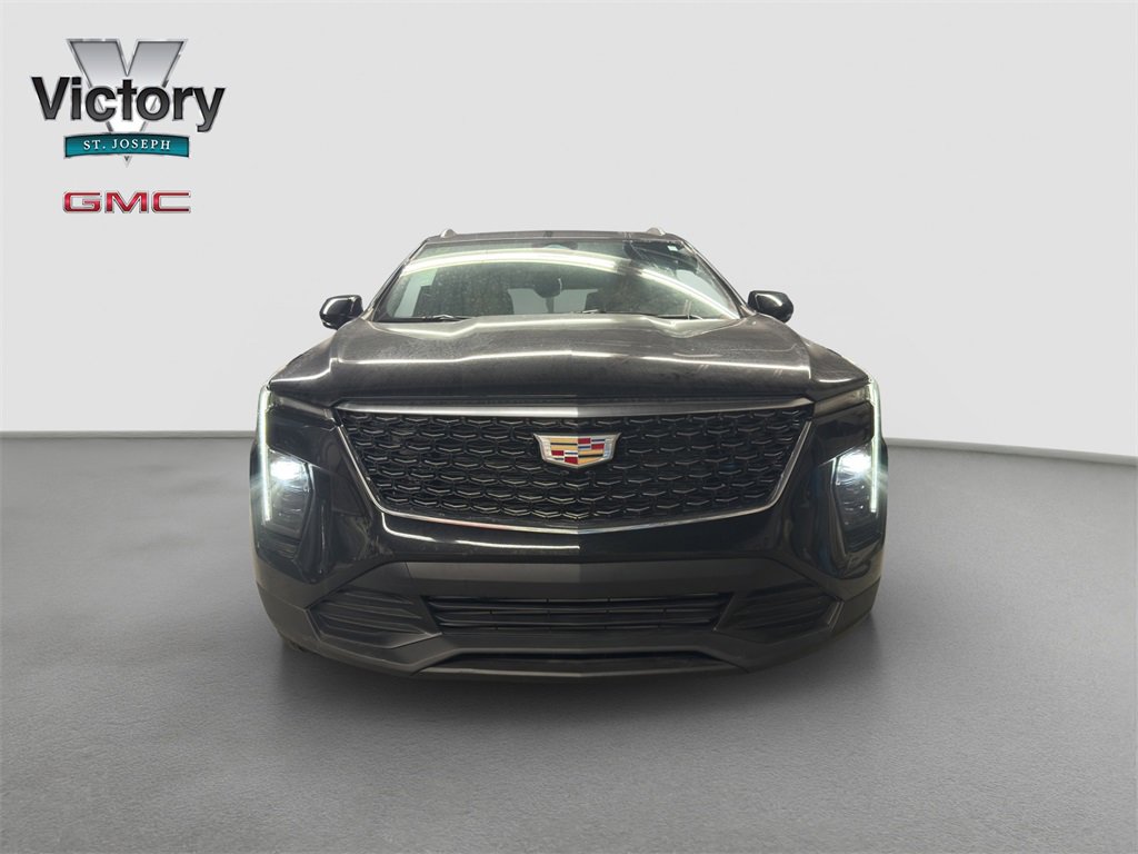 Used 2024 Cadillac XT4 Luxury w/ Cold Weather Package image 3