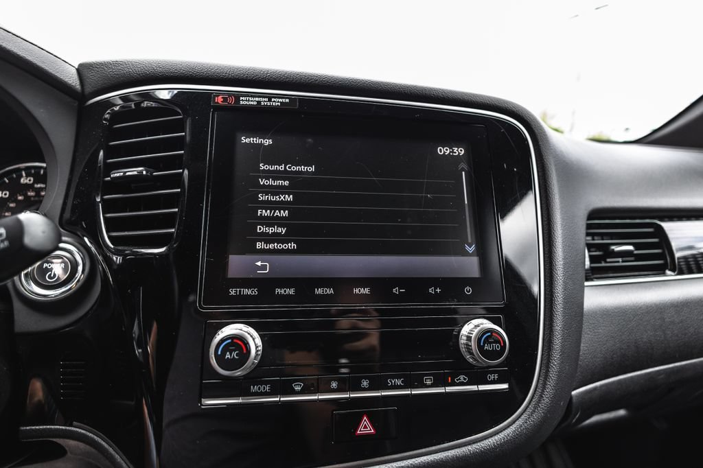 Used 2022 Mitsubishi Outlander GT AWD/4WD image 12