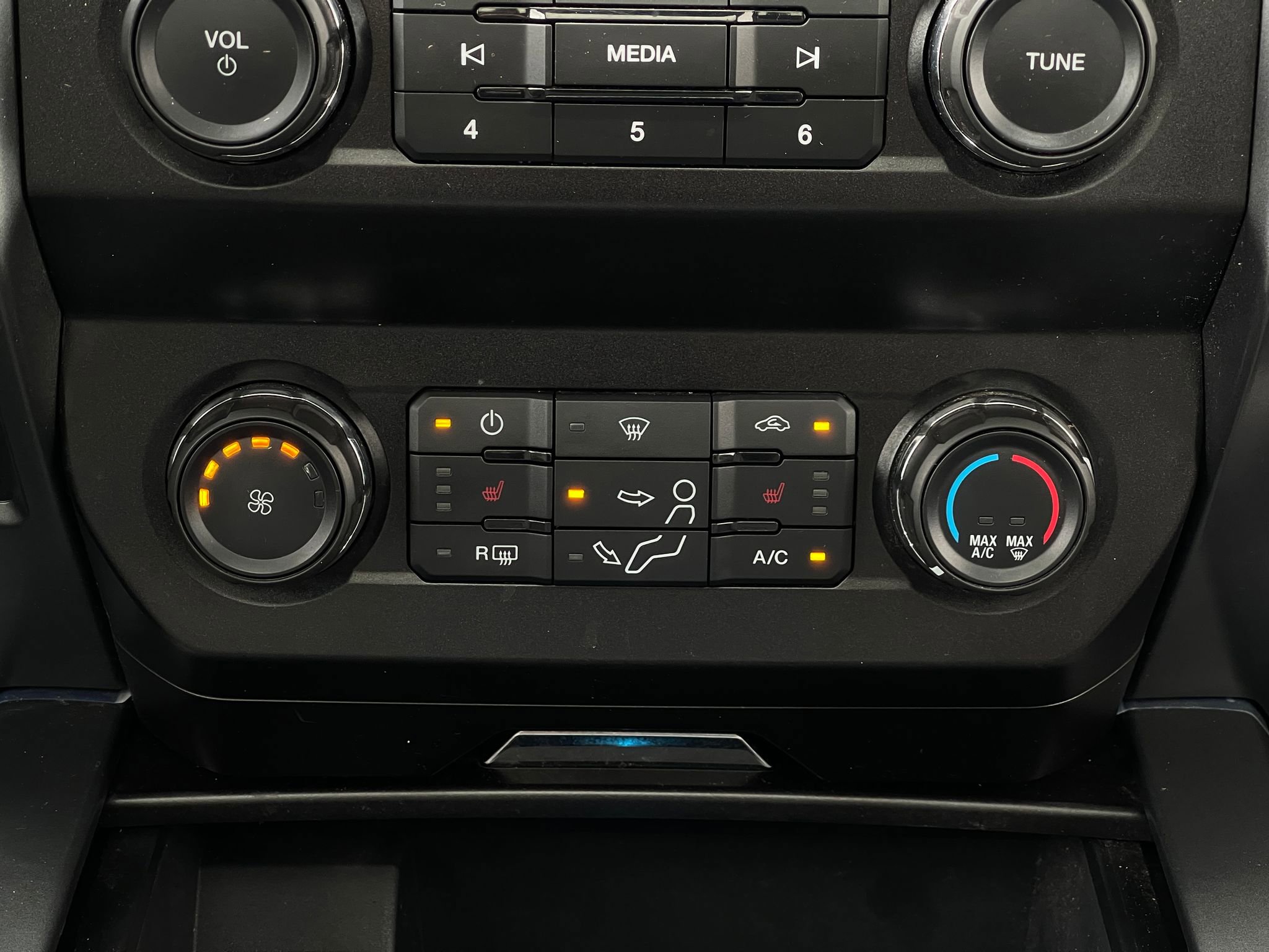 Used 2022 Ford F250 XLT w/ XLT Premium Package image 23