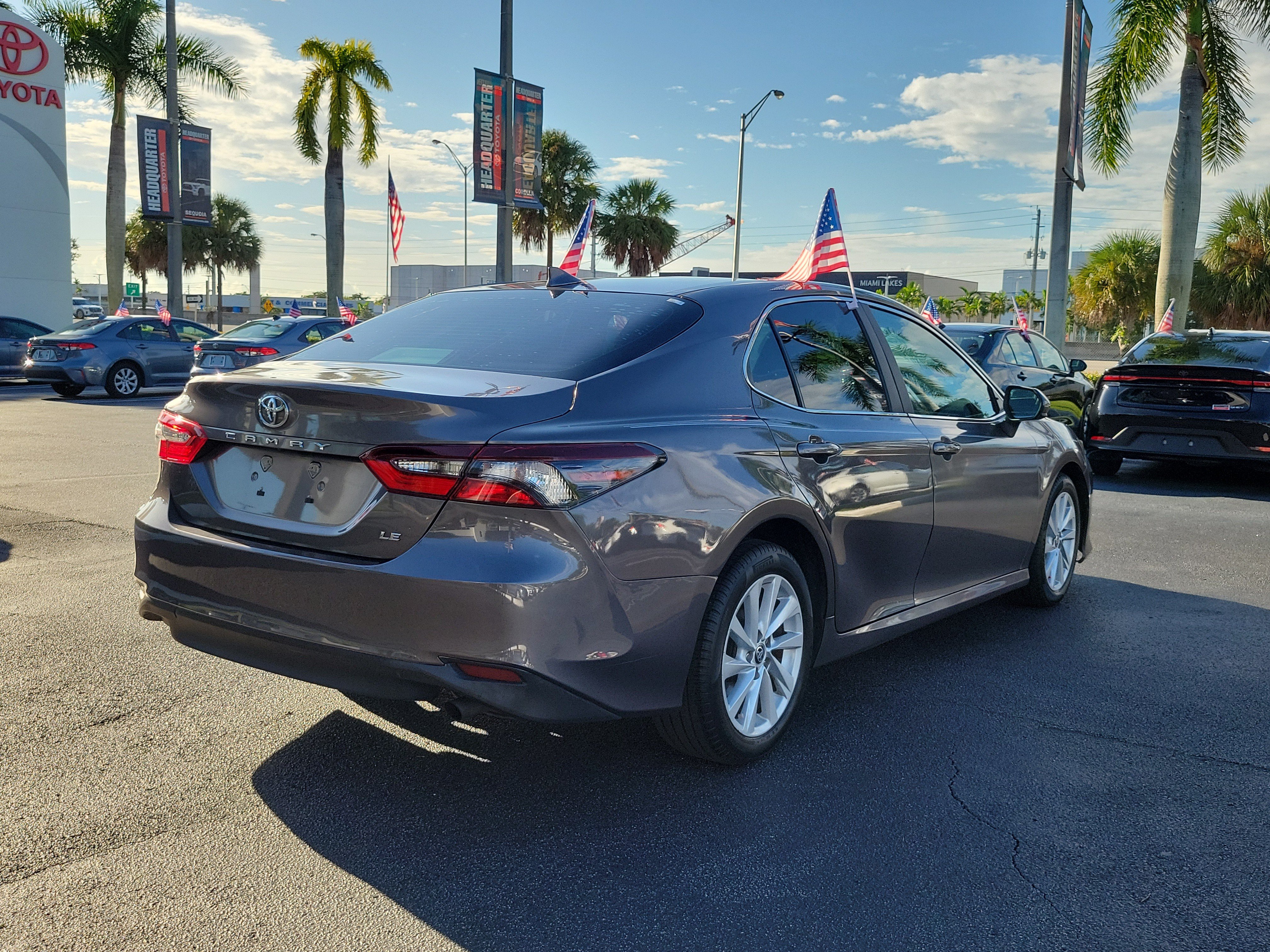 Used 2022 Toyota Camry LE FWD image 12