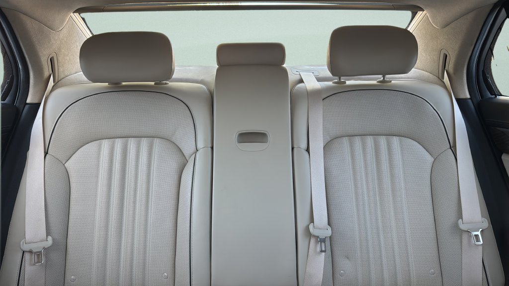 Used 2018 Genesis G90 3.3T Premium AWD/4WD image 18