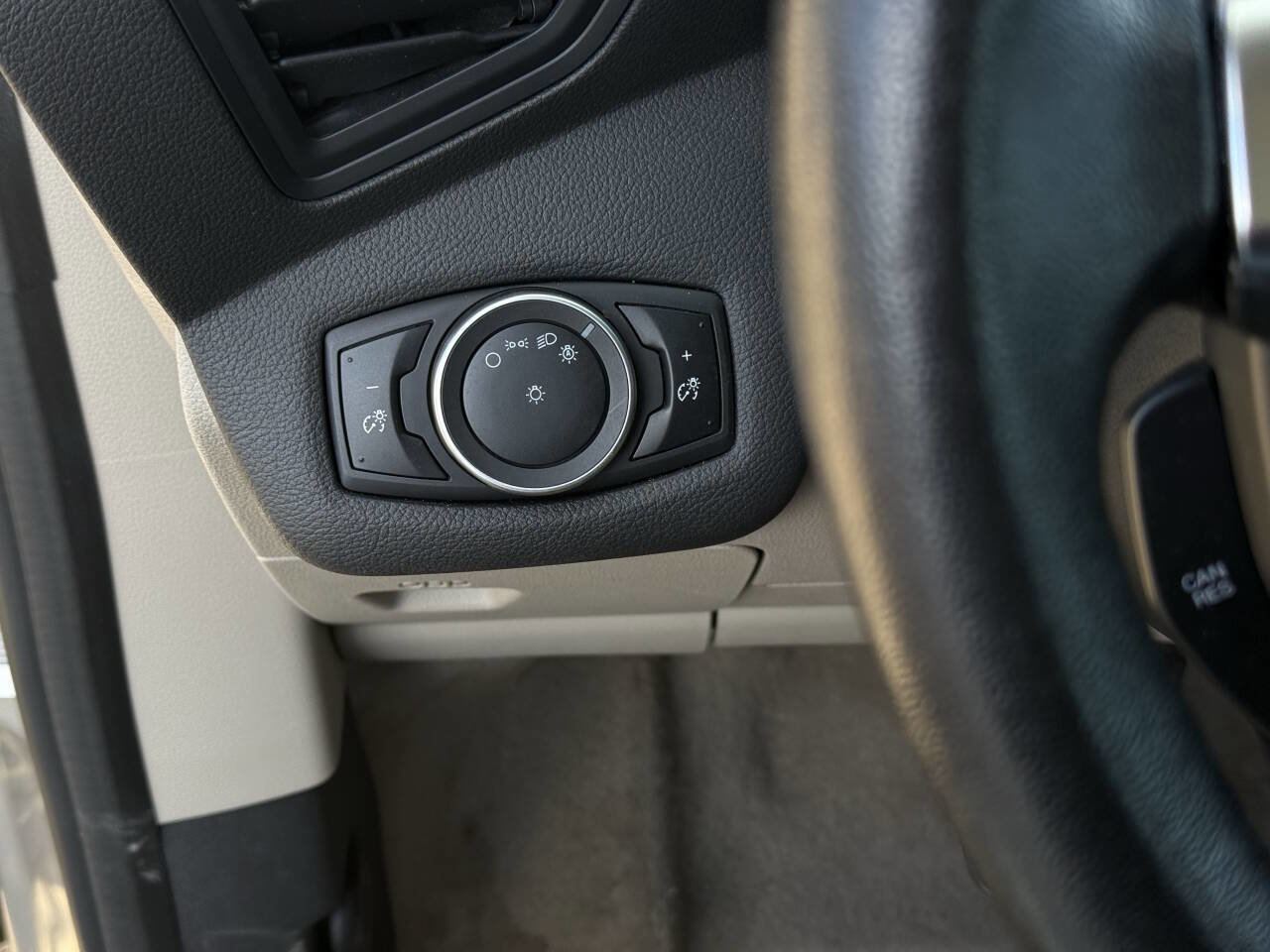 Used 2015 Ford C-MAX SE image 11