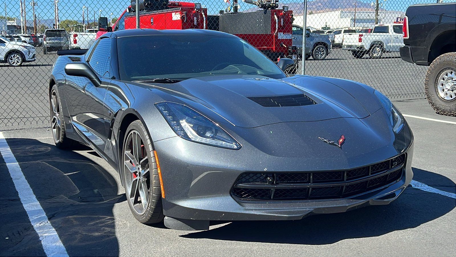 Used 2017 Chevrolet Corvette Stingray Coupe RWD image 2