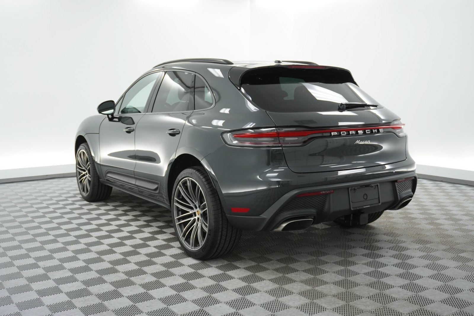 New 2026 Porsche Macan AWD/4WD image 3