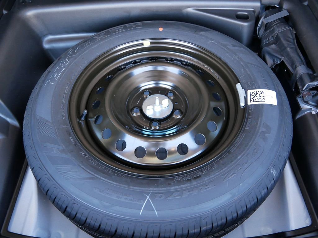 New 2025 Jeep Grand Cherokee Laredo image 13