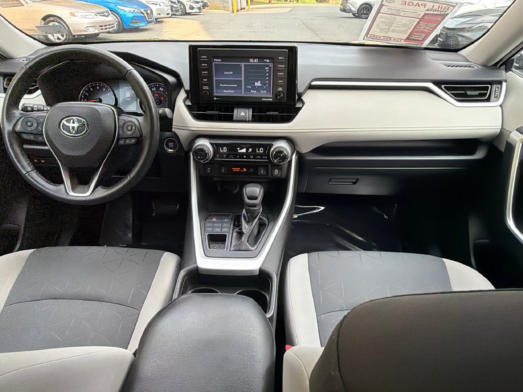 Used 2020 Toyota RAV4 XLE w/ XLE Grade Weather Package AWD/4WD image 15